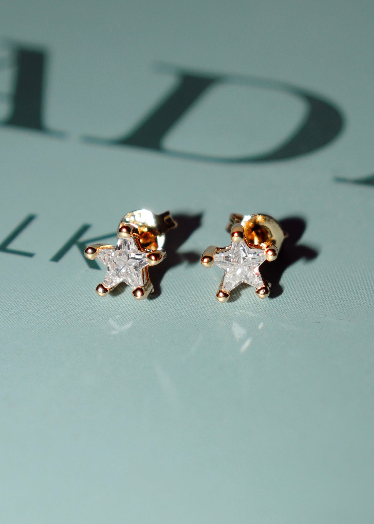 18k Gold Diamond Star Studs