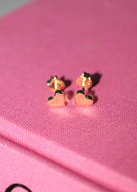 18k Gold Oblong Heart Studs