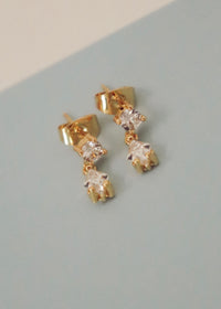 18k Gold Tear Drop Studs