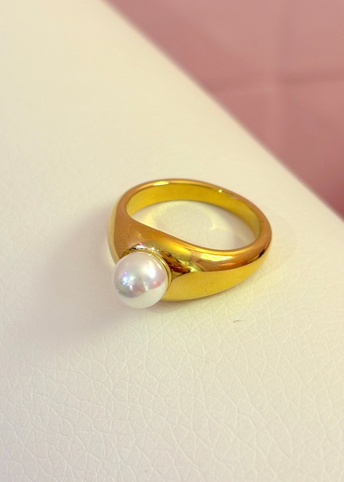 Large Pearl 18k Gold Ring