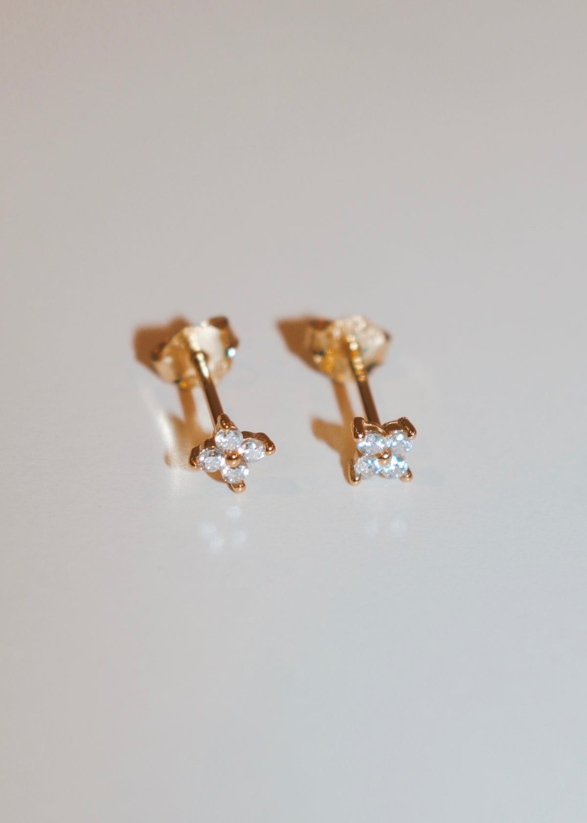 18k Gold Diamond Mini Studs