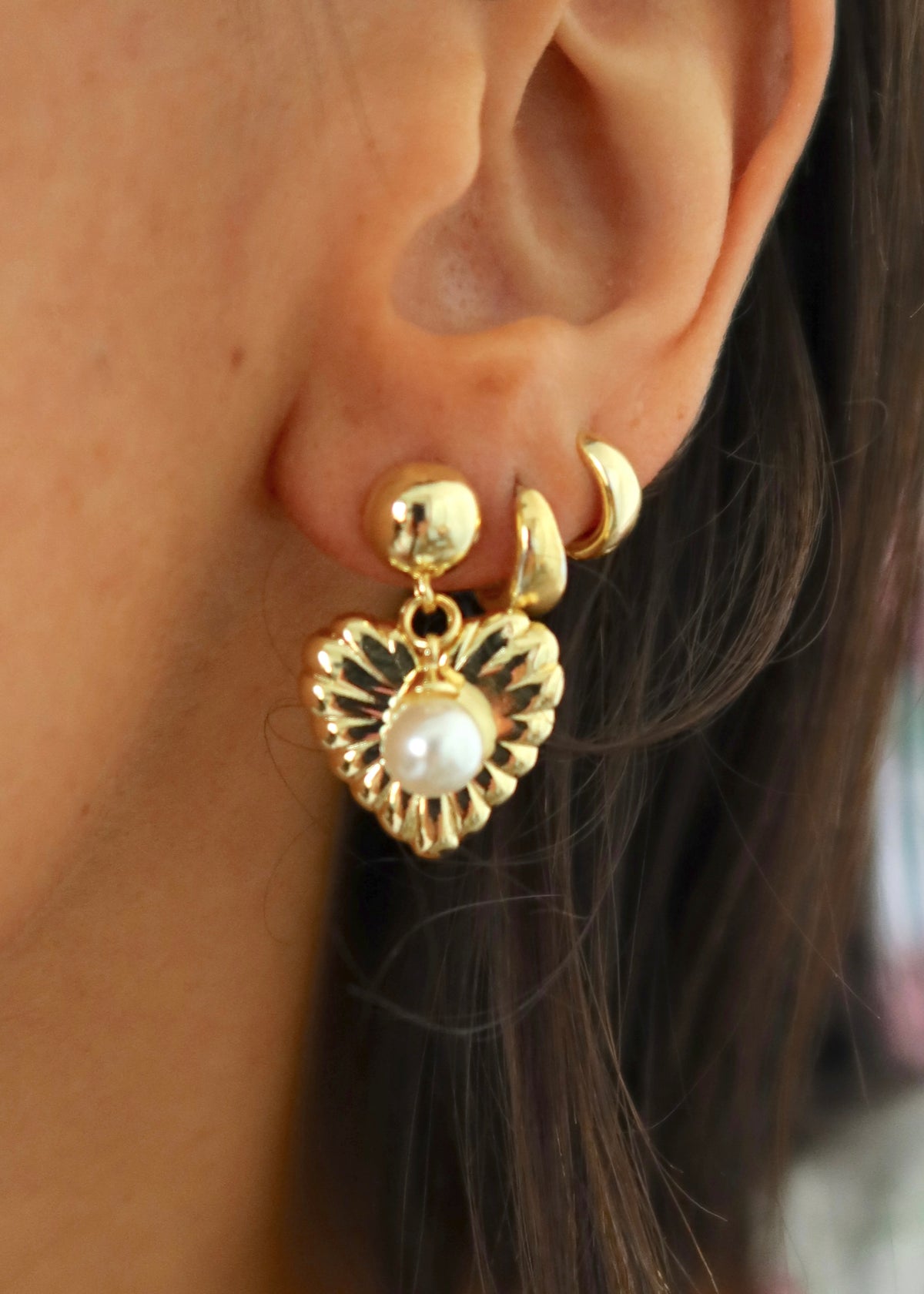 18k Gold Pearl Heart Drop Studs