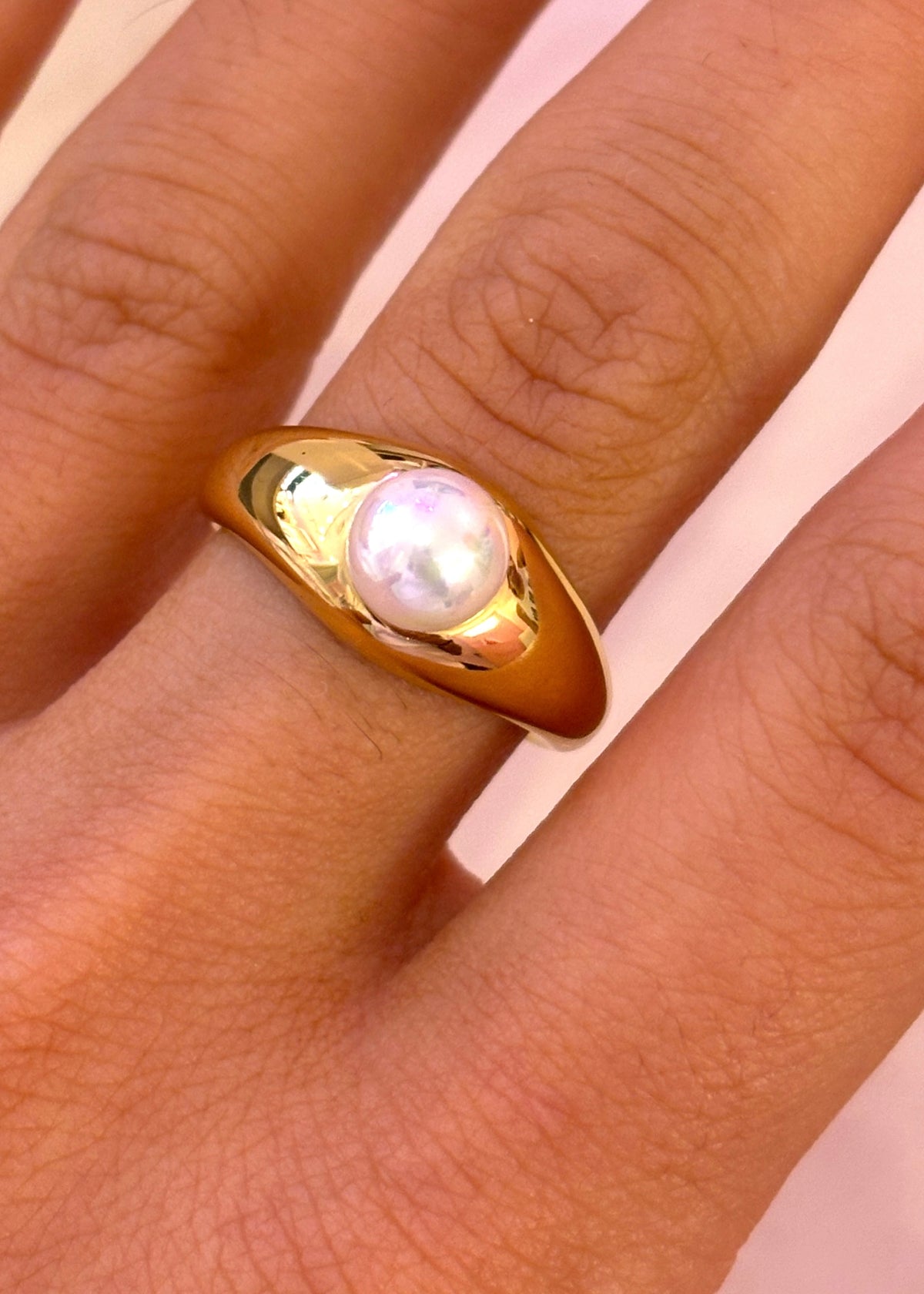 Large Pearl 18k Gold Ring