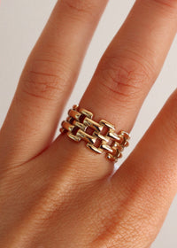 18k Gold Linking Up Ring