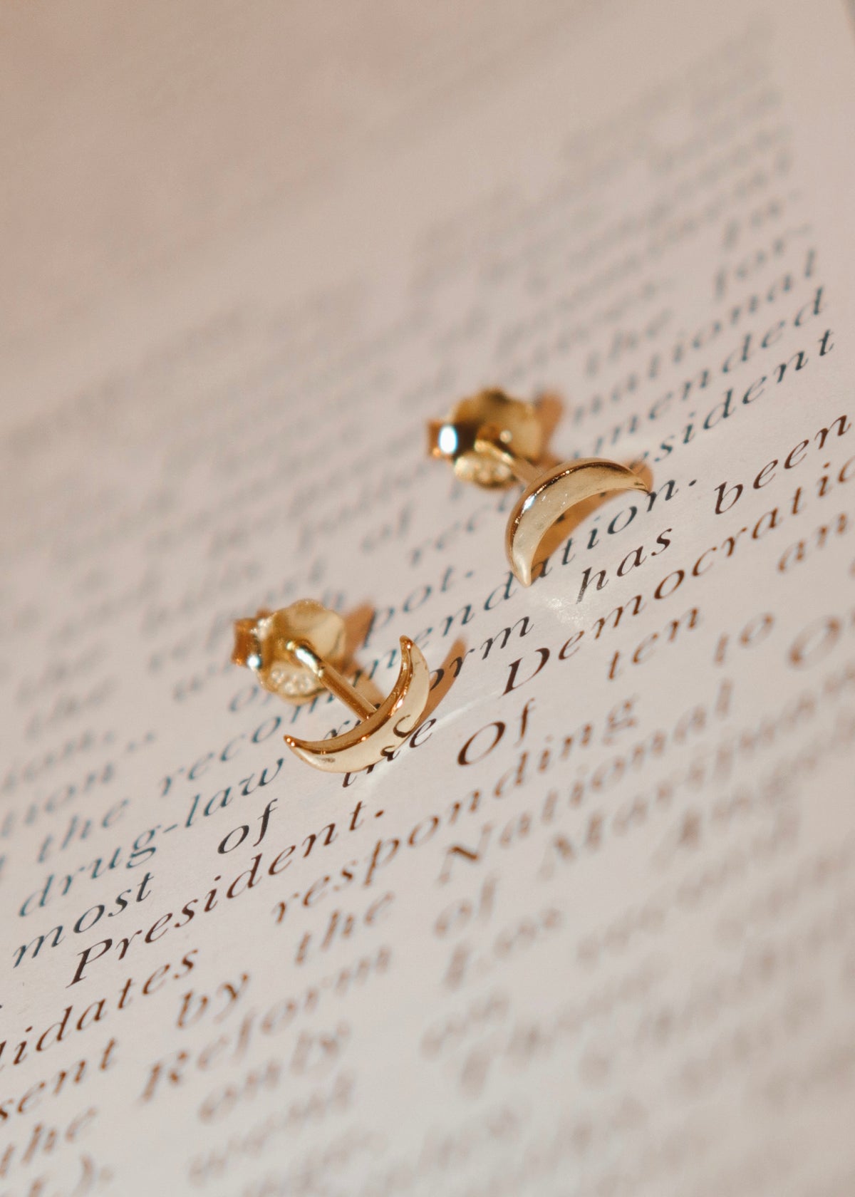 18k Gold Moon Studs