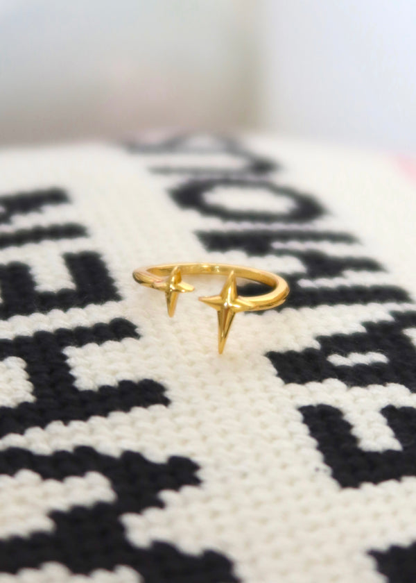 18k Gold Skinny Twinkle Ring