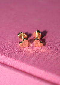 18k Gold Oblong Heart Studs